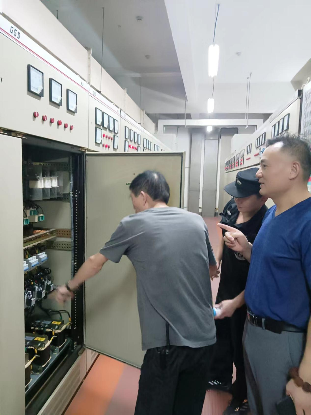 當(dāng)好商城安全“守夜人”！錢江商城開展安全夜查行動(dòng)