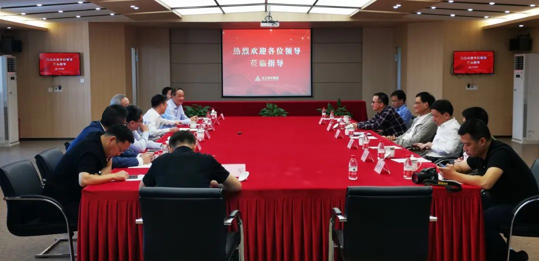 省委常委、統(tǒng)戰(zhàn)部部長(zhǎng)熊建平蒞臨集團(tuán)調(diào)研