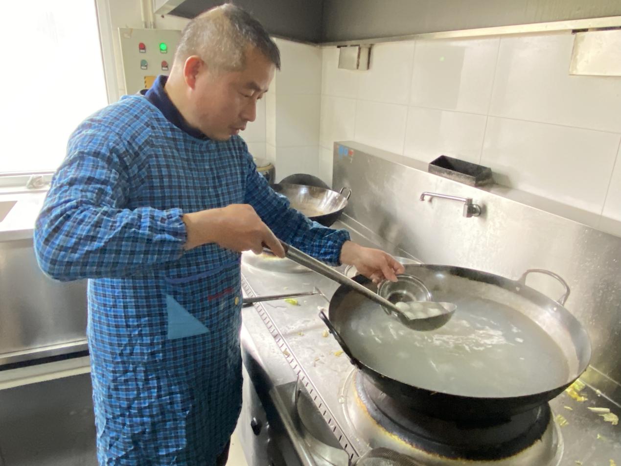 小小湯圓慶元宵，濃濃真情暖人心